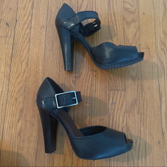 Gianni Bini Platform Heels - Picture 6 of 10